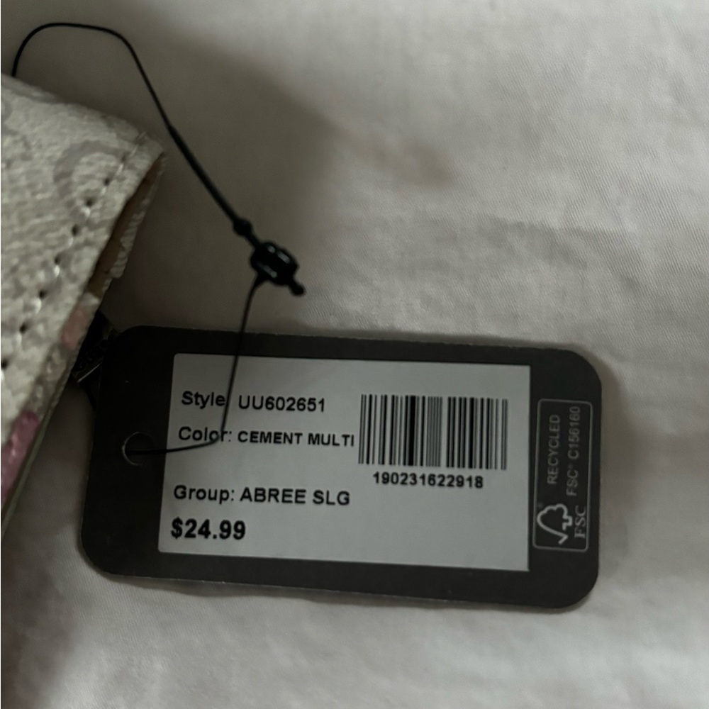 Guess Wallet - Picture 5 of 5
